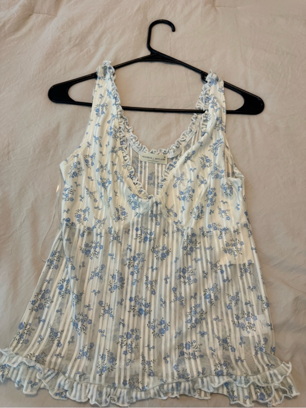 Feminine Floral Ruffle Tank Top - Blue/White